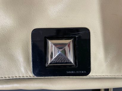Sonia RYKIEL
Beige and black leather bag...
