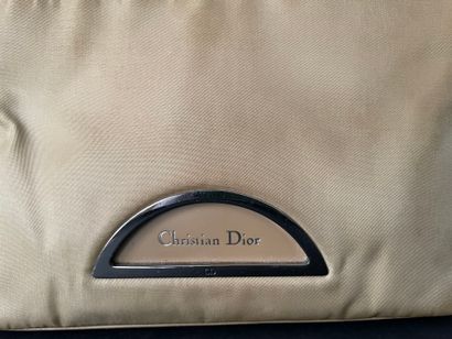 Christian DIOR
Beige nylon bag with magnetic...