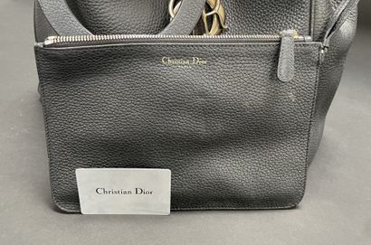 Christian DIOR
Black grained leather tote...