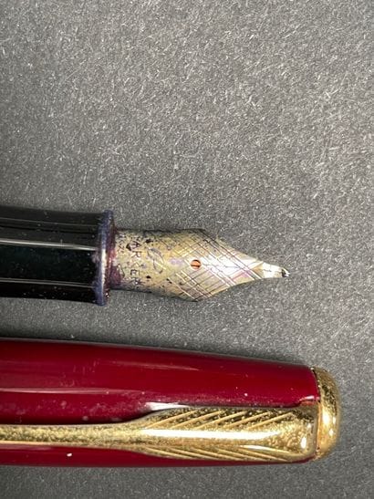 PARKER
-Parker Sonnet fountain pen, red lacquer...