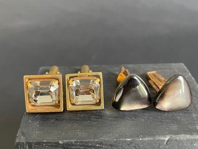 Eight pairs of cufflinks in various shapes...