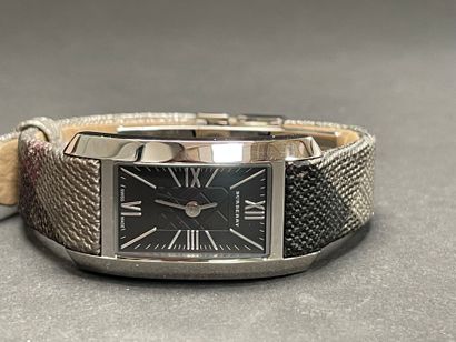 BURBERRY, Heritage
Quartz watch with a steel...