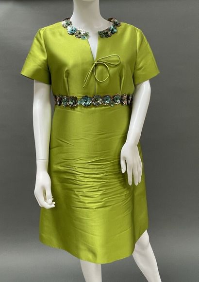 PAUL KA Paris
Green silk dress with a bow...