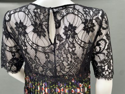 PAROCH
Short dress with a lace top and pleated...