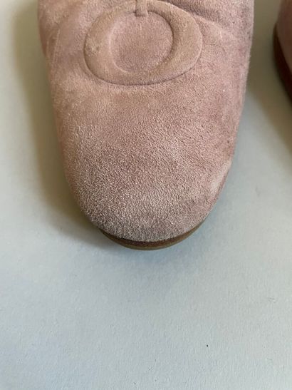 Christian DIOR
Pair of pink suede strappy...