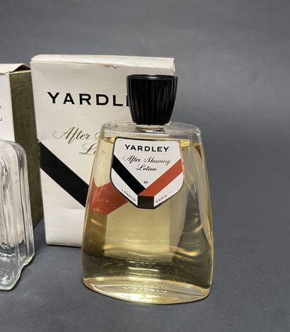 Set includes:
-YARDLEY
Aftershave lotion.
-CARON...