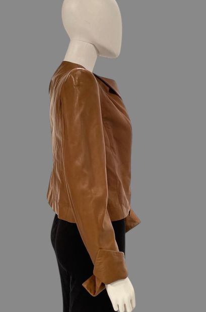 Guy LAROCHE
Camel-colored leather jacket