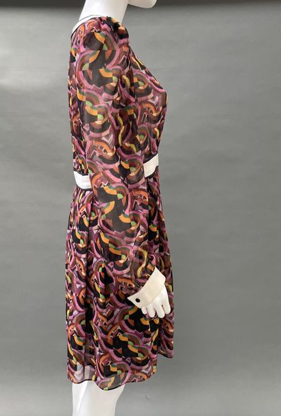 TARA JARMON
Set of two dresses: 
- Sleeveless...