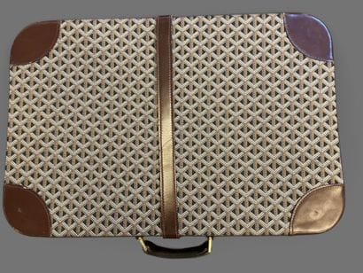 GOYARD
Set of 2 suitcases made of brown leather...