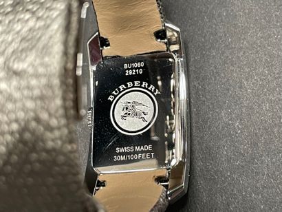 BURBERRY, Heritage
Quartz watch with a steel...