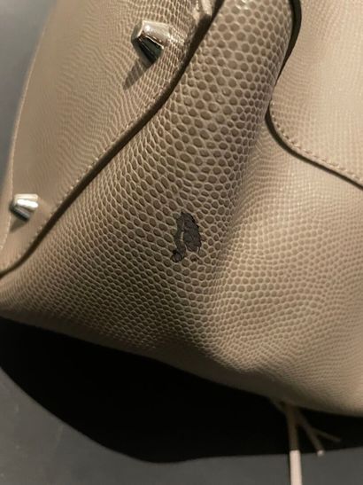 LANCASTER 
30-cm tote bag in taupe leather...