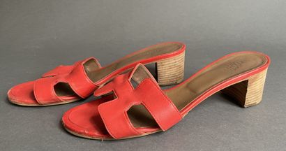 HERMES
Oasis sandals in orange leather, 5...