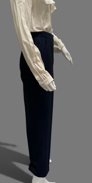 MC QUEEN, M MISSONI 
Set including navy blue...