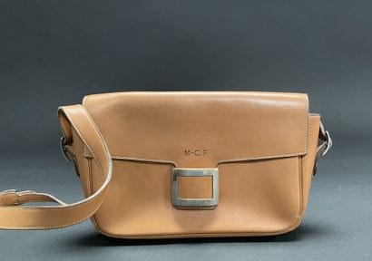 HERMES Paris
Camel leather shoulder bag,...