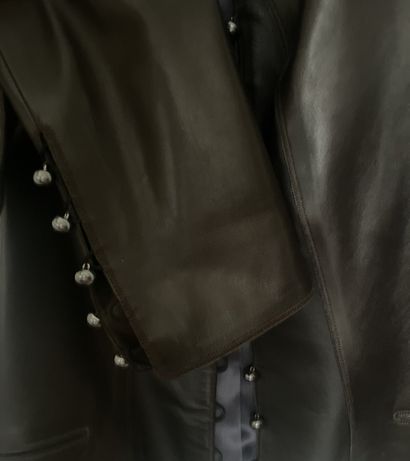 LOULOU DE LA FALAISE.
Short brown leather...