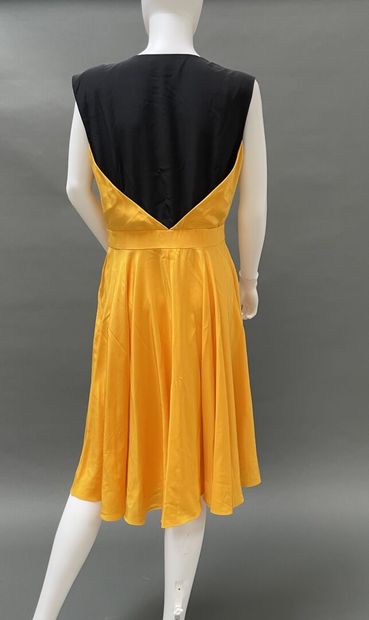 MAX MARA
Yellow and black sleeveless silk...
