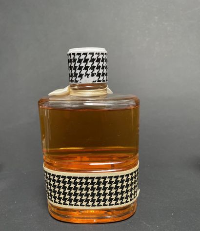 Christian DIOR 
Six bottles of Diorissimo...
