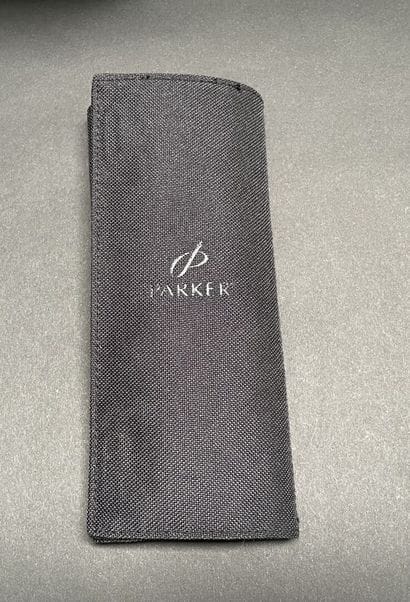 PARKER
-Parker Sonnet fountain pen, red lacquer...