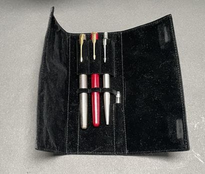 PARKER
-Parker Sonnet fountain pen, red lacquer...
