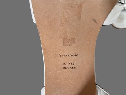 Diane VON FURSTENBERG
Pair of white leather...