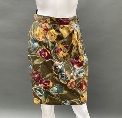UNGARO Parallèle 
Set including an ochre...