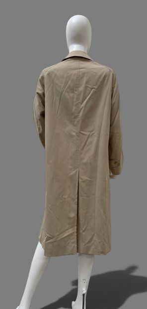 BURBERRYS
Beige cotton gabardine trench coat,...
