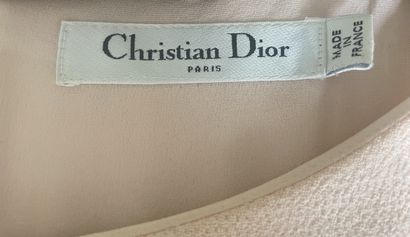 DIOR
Pink wool and silk dress, short sleeves.
Size...