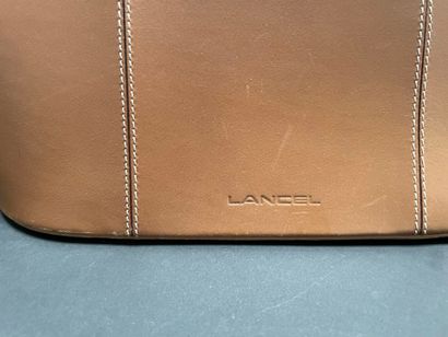 LANCEL
Camel-beige leather bag with ecru...