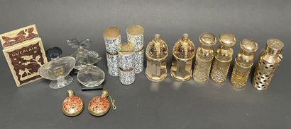 GUERLAIN
Set of spray bottles and empty ...