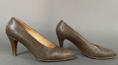 DELAGE Paris 
Pair of brown reptile-print...
