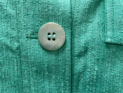 Yves SAINT LAURENT Variations
Almond-green...