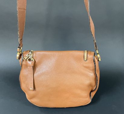 CHLOÉ 
Marcie bag in camel-colored grained...