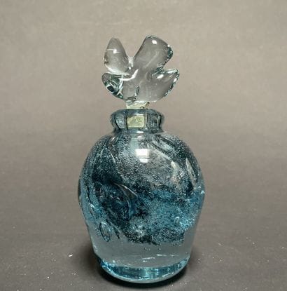 MURANO 
glass pebble with gold leaf inclusions

Included...
