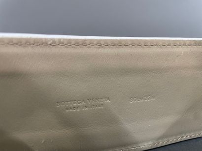 BOTTEGA VENETA 
Belt made of ecru woven leather...