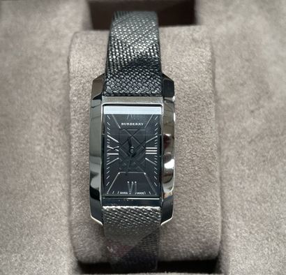 BURBERRY, Heritage
Quartz watch with a steel...