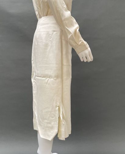 CELINE
Straight-cut skirt in beige fabric,...