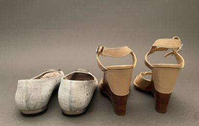 Charles JOURDAN 
-Pair of beige leather sandals...