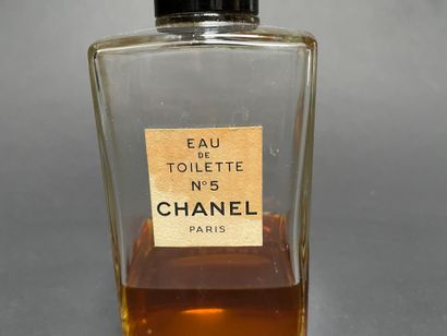 CHANEL
Eau de Toilette No. 5
H: 17 cm, partially...