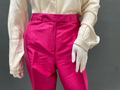 Ann TAYLOR and ANN TAYLOR LOFT PETITES
-Fuchsia...