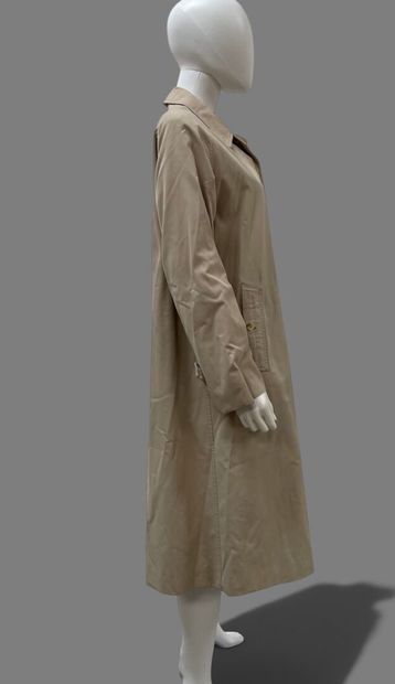 BURBERRYS
Beige cotton gabardine trench coat,...
