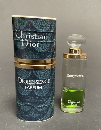 Christian DIOR - EAU SAUVAGE
Set of six bottles,...
