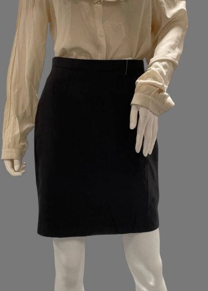 Christian DIOR No. 05384
Short skirt made...