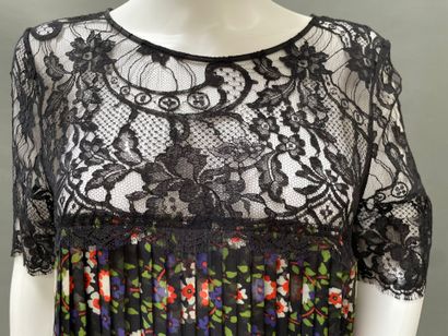 PAROCH
Short dress with a lace top and pleated...