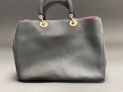 Christian DIOR
Black grained leather tote...