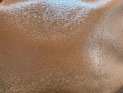 CHLOE
Beige leather bag, 35 cm, double handles,...