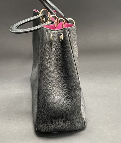 Christian DIOR
Black grained leather tote...