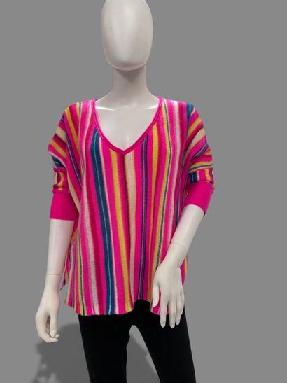 KUJTEN
Pink-striped cashmere sweater. 
One...