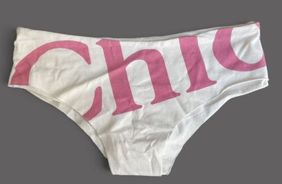 CHLOE
White cotton sports set, including...