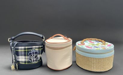 Estée LAUDER
Set of three vanity cases in...