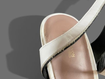 Diane VON FURSTENBERG
Pair of white leather...